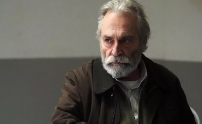 Haluk Bilginer, 'Kundakçı' isimli oyununun ikinci perdesinde fenalaştı