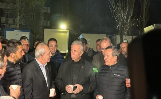 Kılıçdaroğlu geceyi Nurhak'ta depremzedelerle geçirdi! İzmirli başkanlar da eşlik etti
