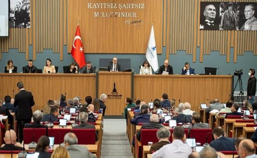 Büyükşehir Meclisi'nden 3 istifa çıktı
