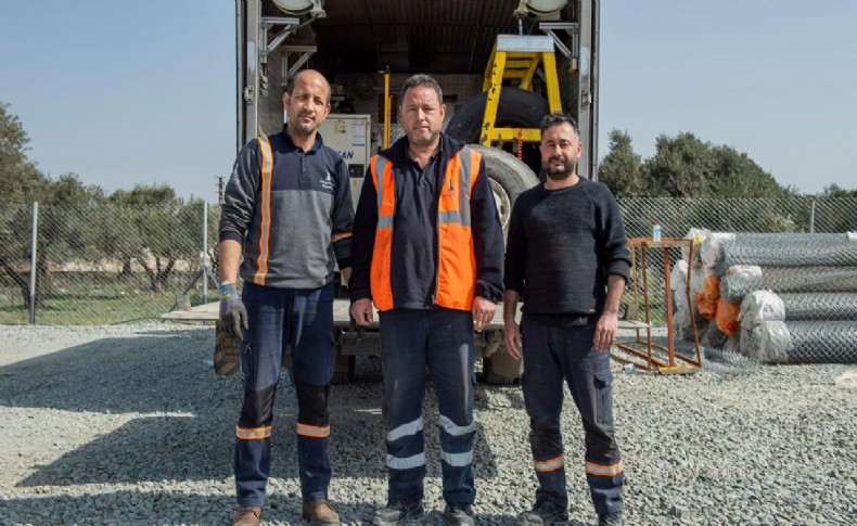 İzmir Büyükşehir Belediyesi ekipleri, araçları yolda bırakmıyor