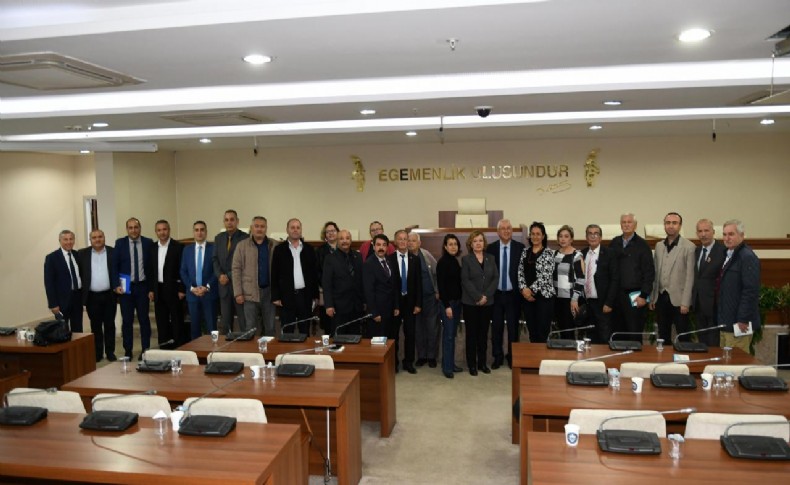 Karabağlar Belediyesi muhtar toplantıları başladı