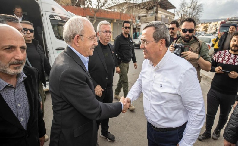 Kılıçdaroğlu Konak Belediyesi’nin çadır kentini ziyaret etti