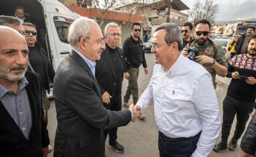 Kılıçdaroğlu Konak Belediyesi’nin çadır kentini ziyaret etti