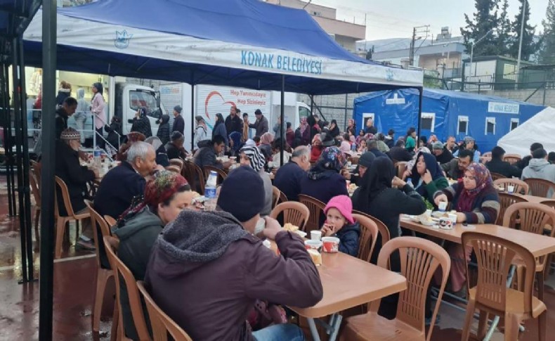 Konak’tan çadır kentte ilk iftar