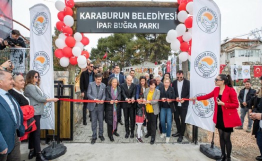 Karaburun'da gençler için eğitim ve kültür merkezi açıldı