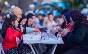 Ramazanın ilk gününde İzmir, Adıyaman, Osmaniye ve Hatay'da iftar sofrası kurulacak