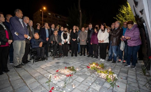 Depremde yitirilen canlar için İzmir’den “sessiz çığlık” yükseldi