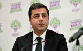 Selahattin Demirtaş: Depremin açtığı yaralar halen kanıyor