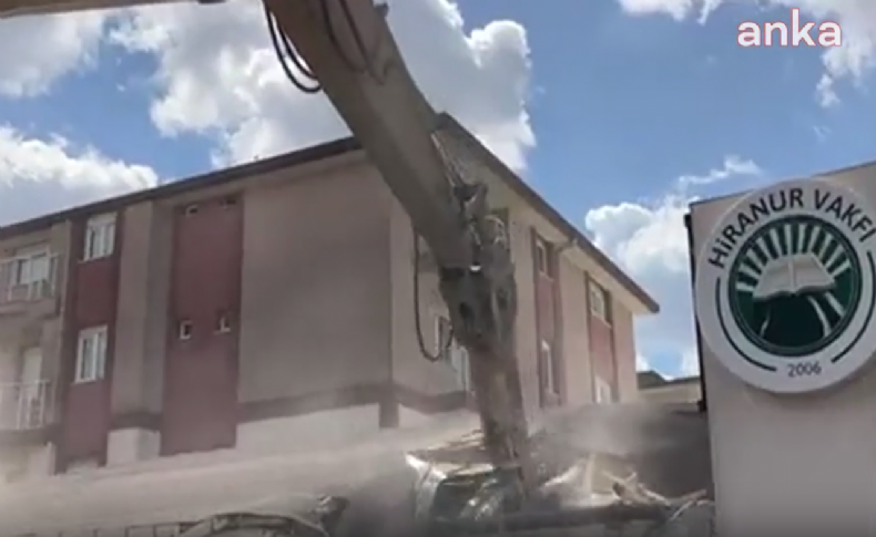 İBB, Hiranur Vakfı'nın kaçak binasını yıktı