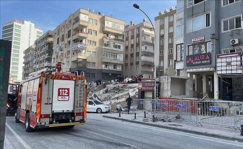 Şanlıurfa'da 6 katlı bina çöktü