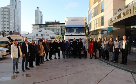 AK Parti İzmir Kadın Kolları’ndan o kampanyaya destek