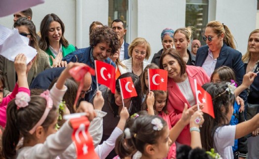 Selvi Kılıçdaroğlu İzmir Büyükşehir Belediyesi’nin çocuk ve kadın hizmetlerini inceledi