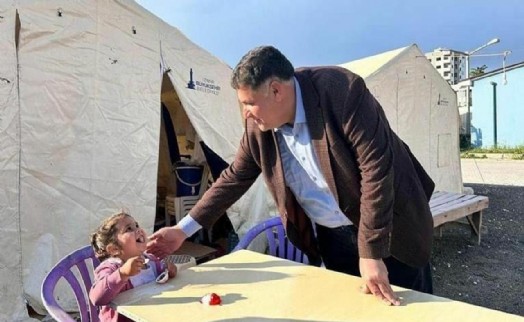 Başkan Vekili Özkan deprem bölgesindeki vatandaşları ziyaret etti