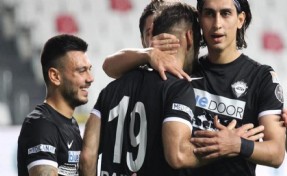 Altay, Sakaryaspor'u 3 golle devirdi