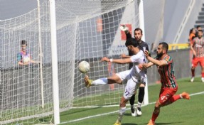 Karşıyaka evinde 2 puan bıraktı!