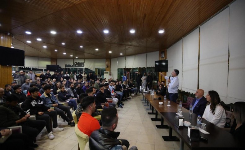 Başkan Sandal, Gençlik Buluşması'nda konuştu: Herkes görüyor ki kral çıplak