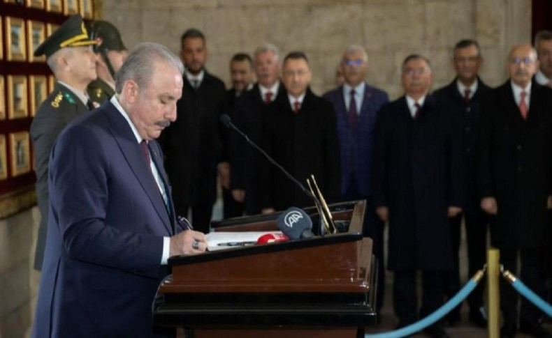 Devlet erkanı, Anıtkabir'i ziyaret etti