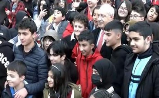 23 Nisan'da çocuklardan 'Kemal Dede'ye  yoğun ilgi