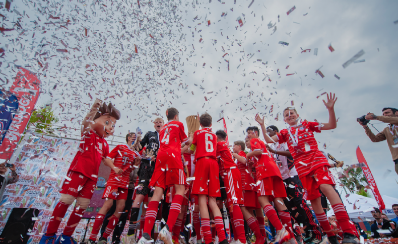 U12 İzmir Cup'ta şampiyon Bayern Münih