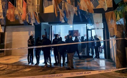 AK Parti seçim irtibat bürosu önünde silahla ateşe 2 gözaltı