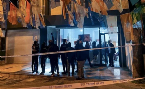AK Parti seçim irtibat bürosu önünde silahla ateşe 2 gözaltı
