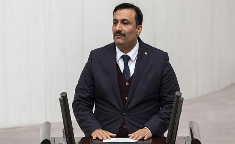 AK Partili Bekle’den CHP’nin Menemen’de açtığı Roman karikatürüne tepki