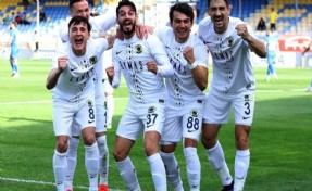 Menemen FK, ligde kalmayı garantiledi