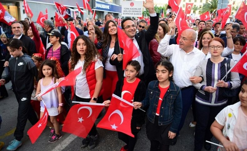 23 Nisan coşkusu Aşık Veysel’e sığmadı