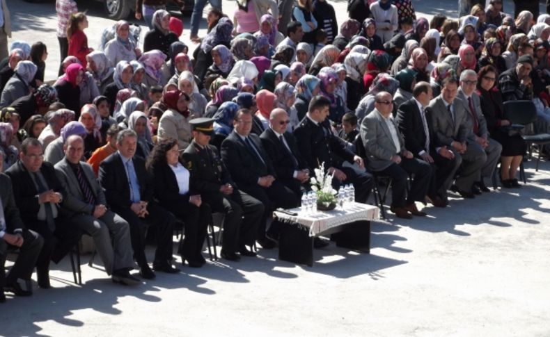 23 Nisan Ulusal Egemenlik ve Çocuk Bayramı törenlerle kutlanıyor
