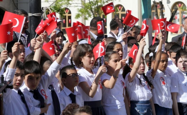 23 Nisan Ulusal Egemenlik ve Çocuk Bayramı törenlerle kutlanıyor