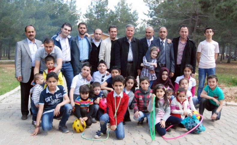 23 Nisan’ı Suriyeli çocuklar da kutladı, oyunlar savaşı unutturdu