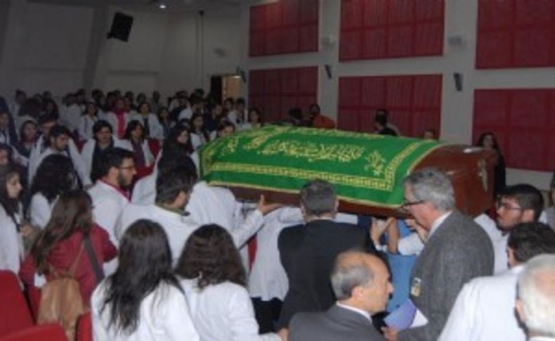Öldükten iki yıl sonra gömülecek, çünkü...