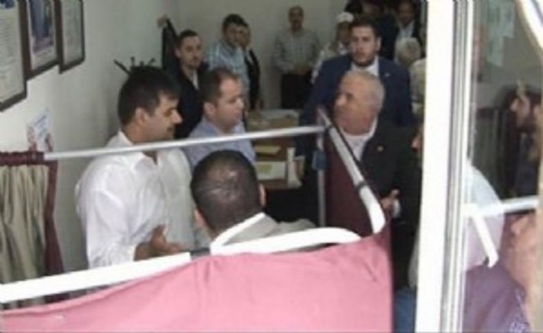'Oy kabinine birlikte girme tartışması'