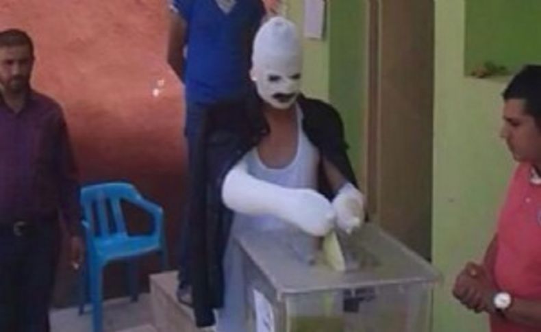 Seçimden ilginç görüntüler: Oy vermeye böyle gitti!