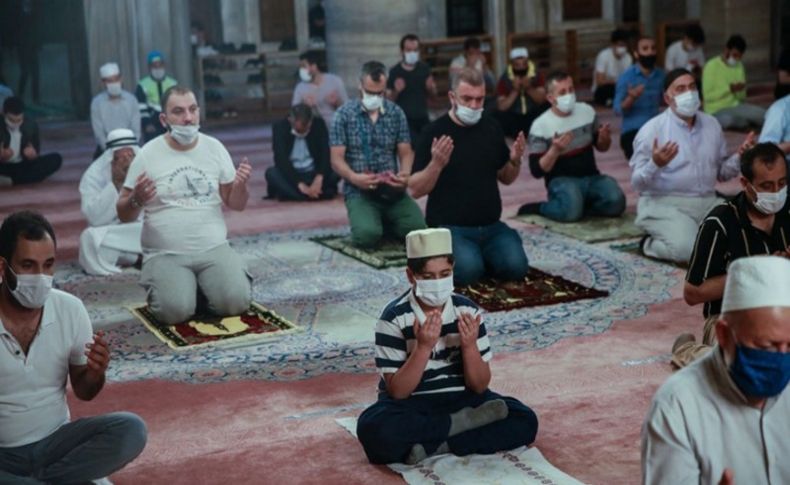 3 ay sonra cemaatle ilk sabah namazı kılındı