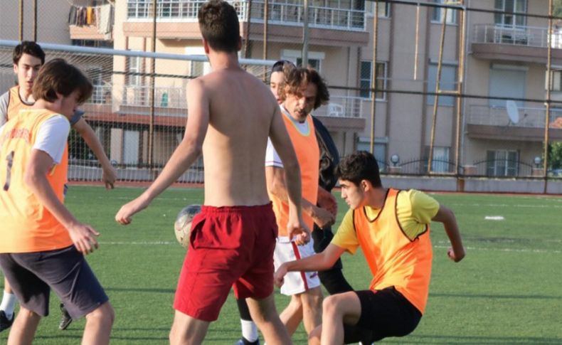 3 nesil aynı sahada top koşturuyor