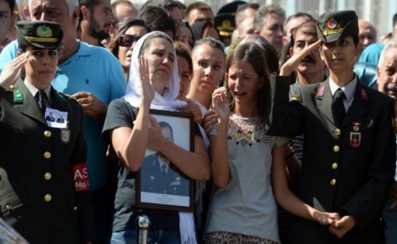 Şehit annesinden hükümete büyük öfke