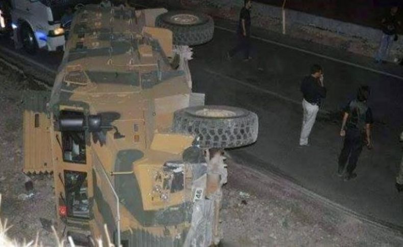 Askeri araç devrildi: 13 asker yaralı