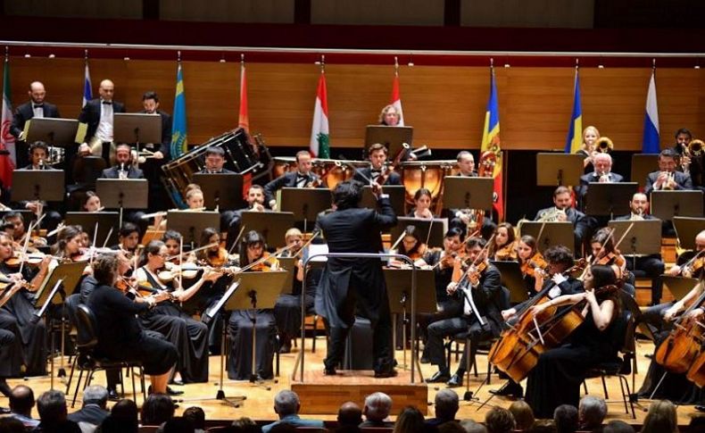 32. Uluslararası İzmir Festivali 'Barışın Sesi' ile başladı