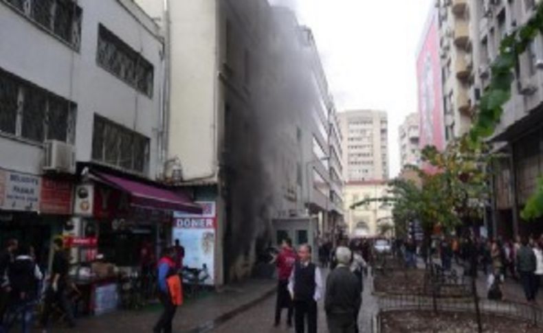 Kemeraltı Karakolu'nda yangın korkuttu