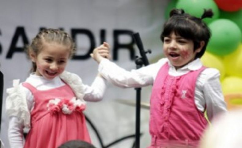 Konak'ta 23 Nisan coşkusu