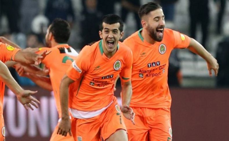 Göztepe Tayfur'u aldı