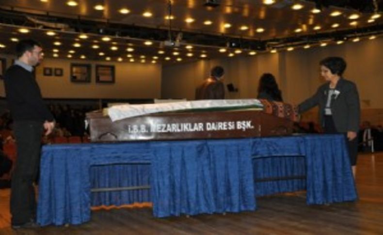 Eşten göz yaşartan sözler