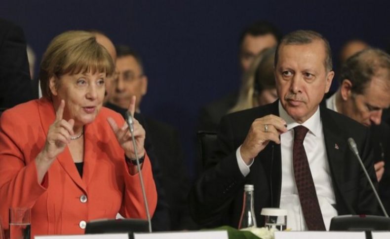 Merkel'den flaş Türkiye açıklaması