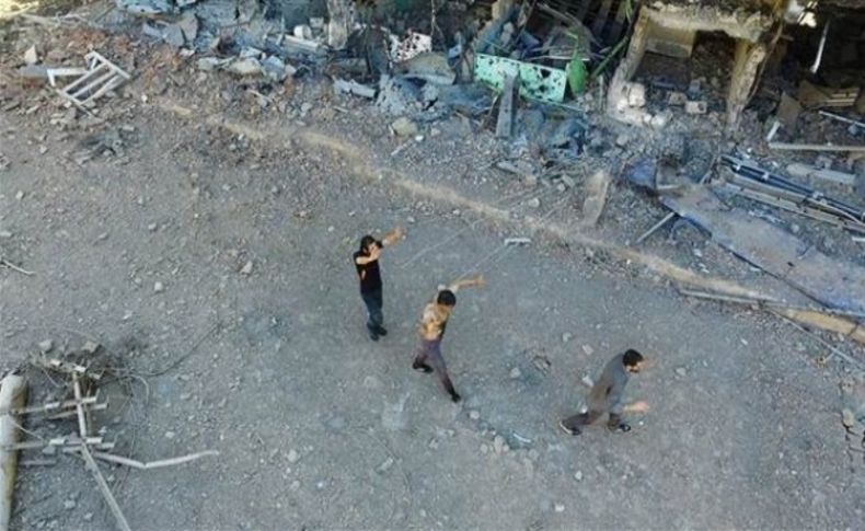 Bir ilk! O PKK'lı teröristler böyle teslim olmuş