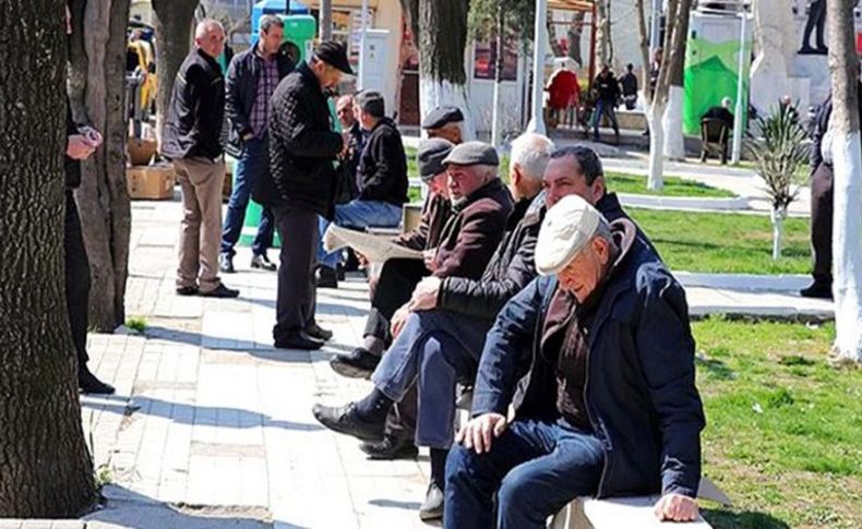 65 yaş üstüne sokağa çıkma izni geliyor!