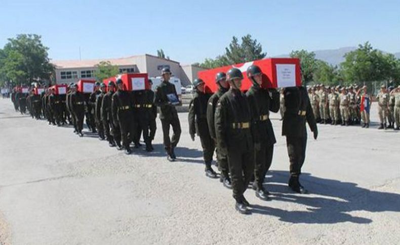 7 şehit için ağlatan tören