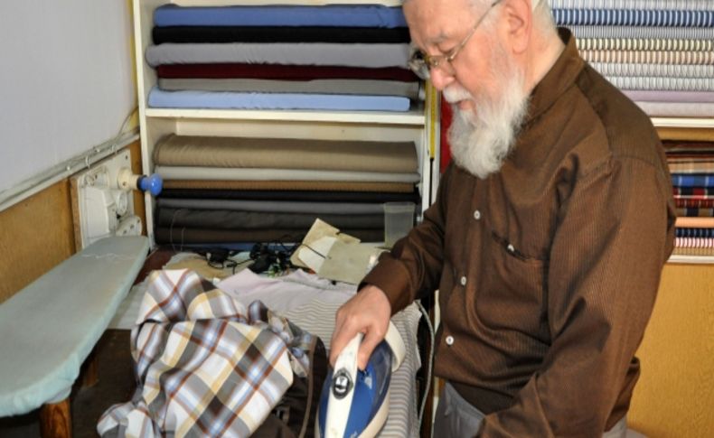 71 yaşındaki duayen terzi mesleğine aşık