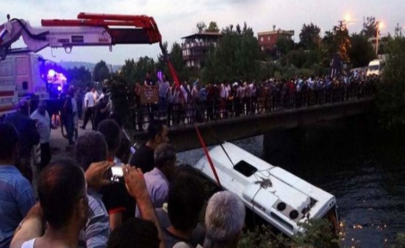 Katliam gibi kaza : 14 ölü, 23 yaralı
