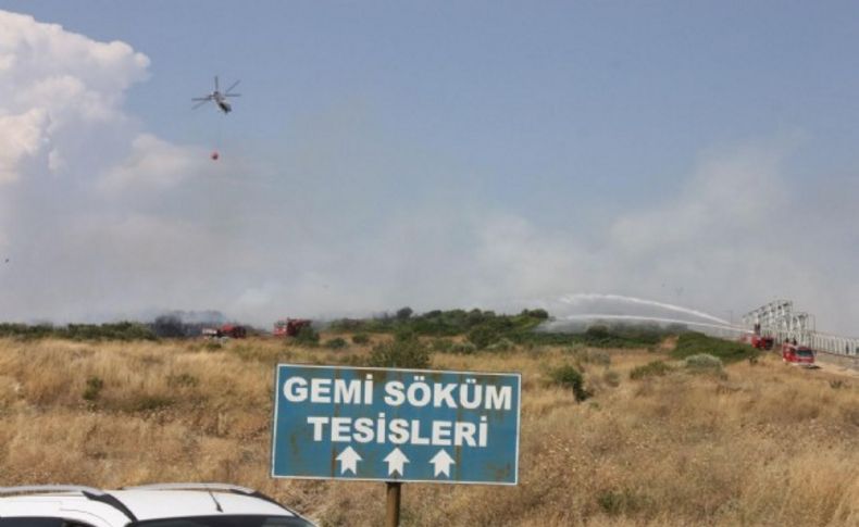 Aliağa'da gaz tesislerine yakın yangın korkuttu